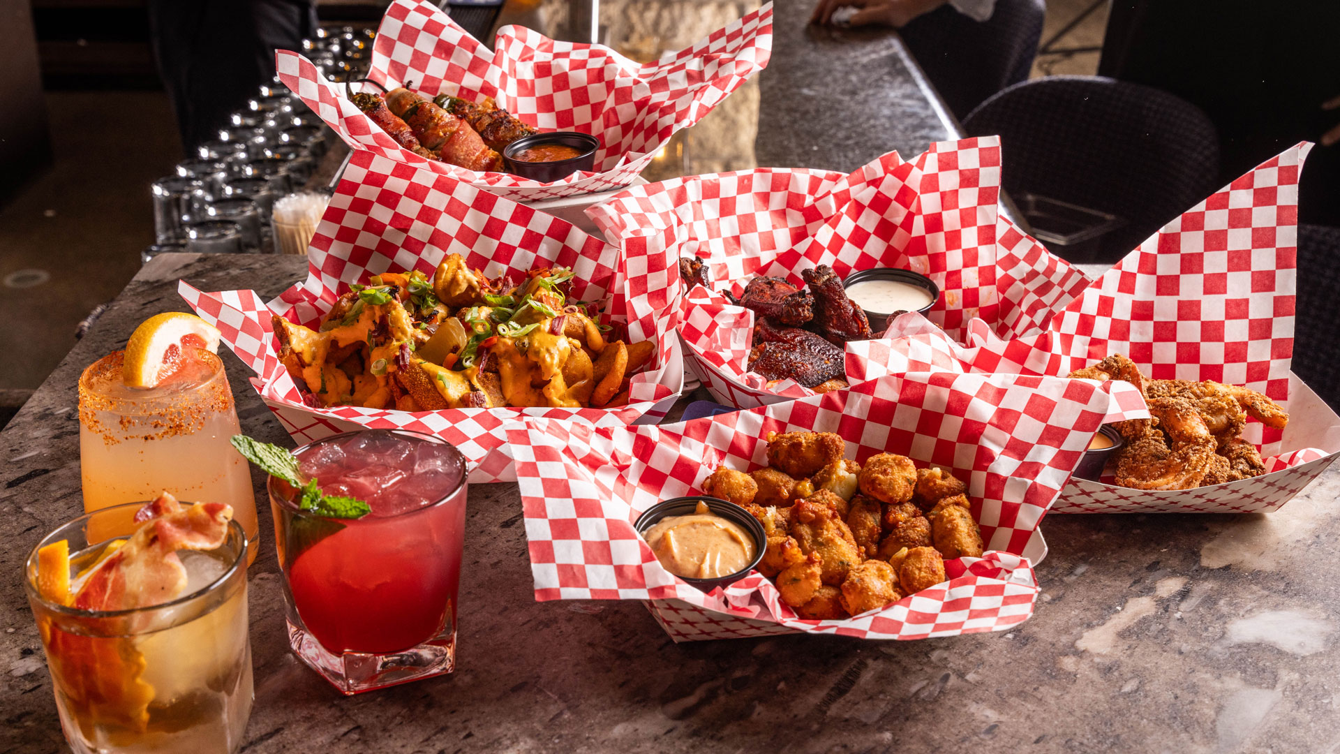 Rock & Hawk Sports Bar and Grill photo